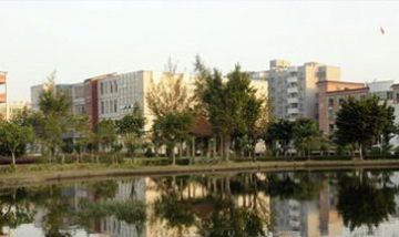 廣東江南理工技工學(xué)校全景圖