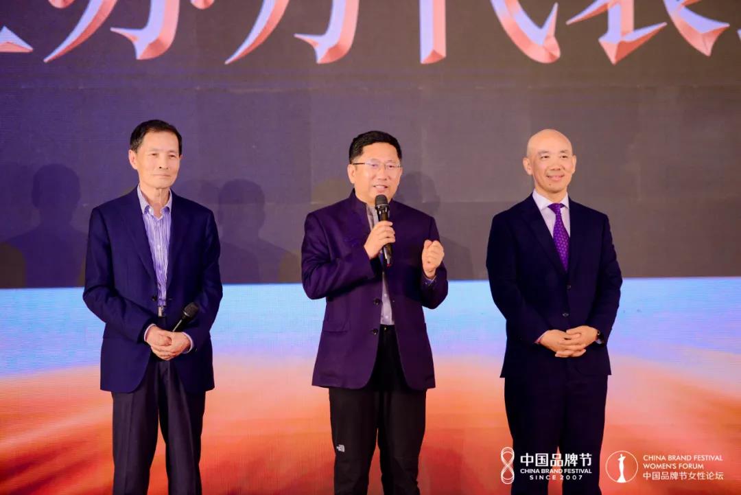 星誠視野總經(jīng)理張立受邀參與2021中國品牌節(jié)第十四屆女性論壇，并和聯(lián)合國前副秘書長沙祖康親切交流；